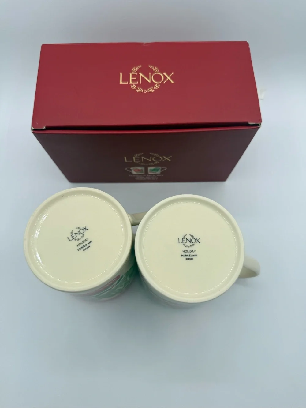 Lenox Holiday Mr & Mrs Christmas Mugs Set of 2 Mittens Red Green- 14 oz With Box